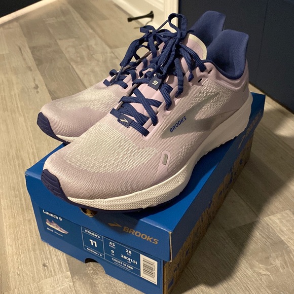Brooks Shoes - Brooks Launch 9 women’s size 11